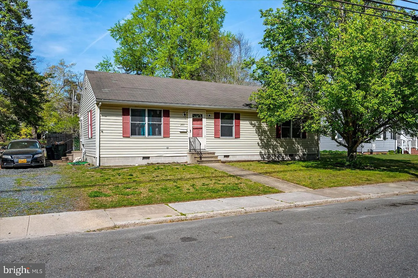 201 Glen Ave photo 1