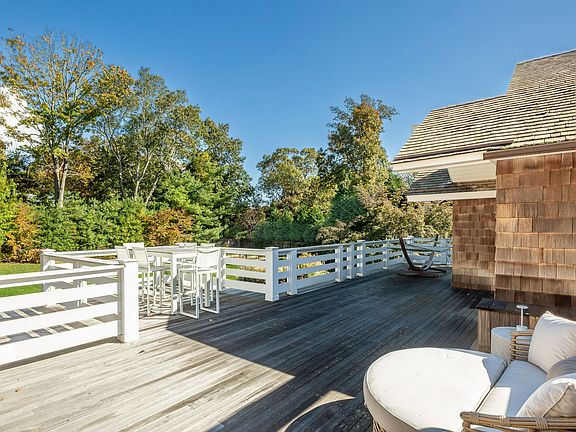 5th image of 30 E Hollow Rd