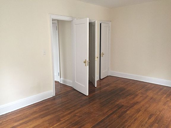 5th image of 4216 80th St APT 3F