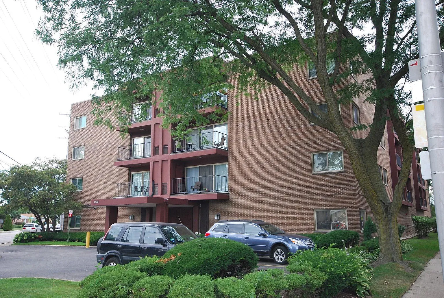 4838 Howard St APT 309 photo 1