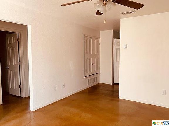 3rd image of 109 Kings Ct #B