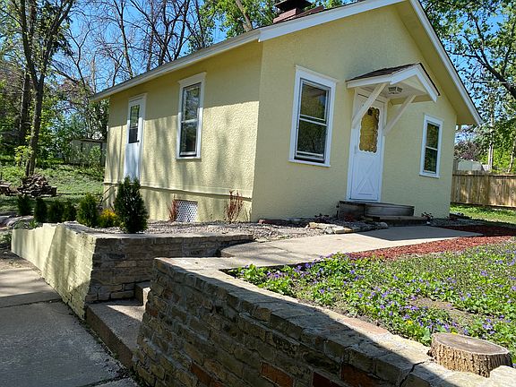Front yard with front entrance.