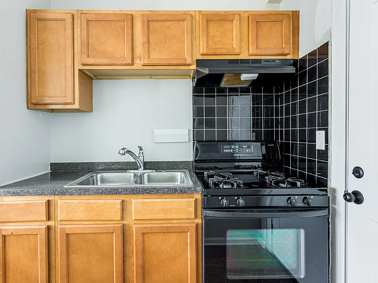 7301 N. Sheridan — Photo 27