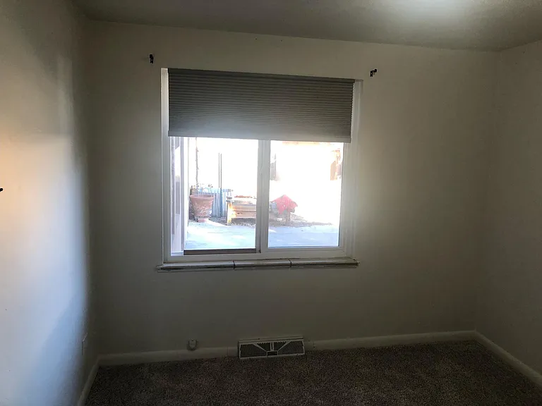 2414 N Vine St — Photo 15