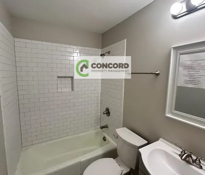 421 E Hendrix St #C — Photo 8