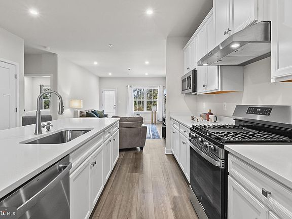 4th image of 7462 Matapeake Ln