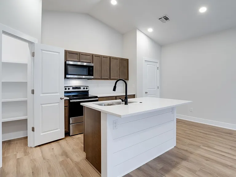 473 E Harper St — Photo 10