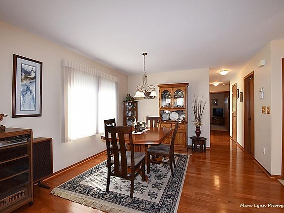 5th image of 68 S Walnut Dr