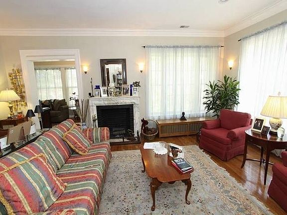 2nd image of 1357 E Hyde Park Blvd #1A