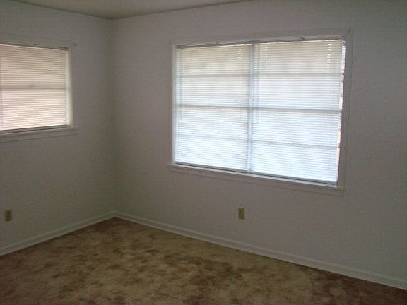 5th image of 414 Englewood Dr