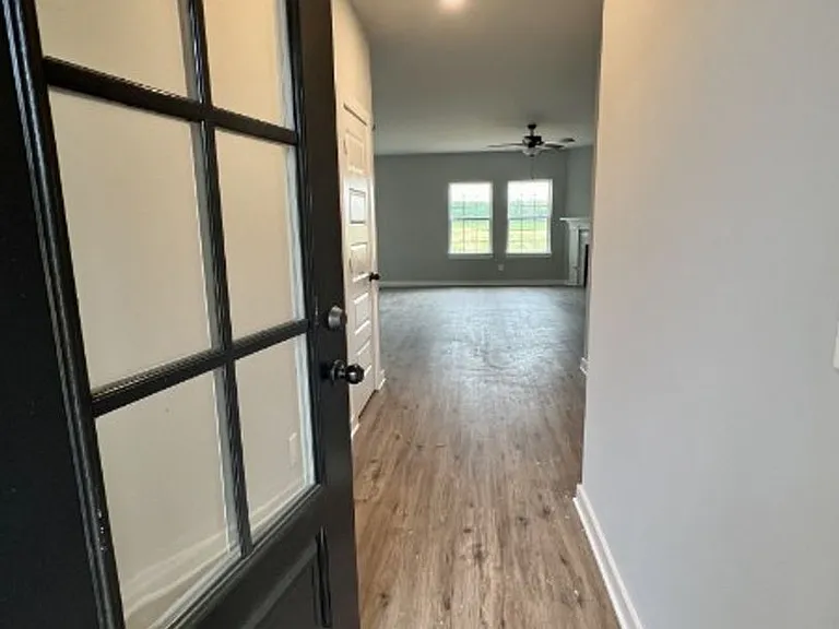 731 N Main St — Photo 3