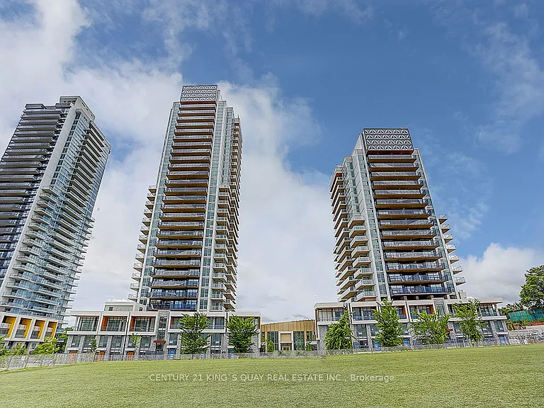 25 McMahon Dr #601 — Photo 2