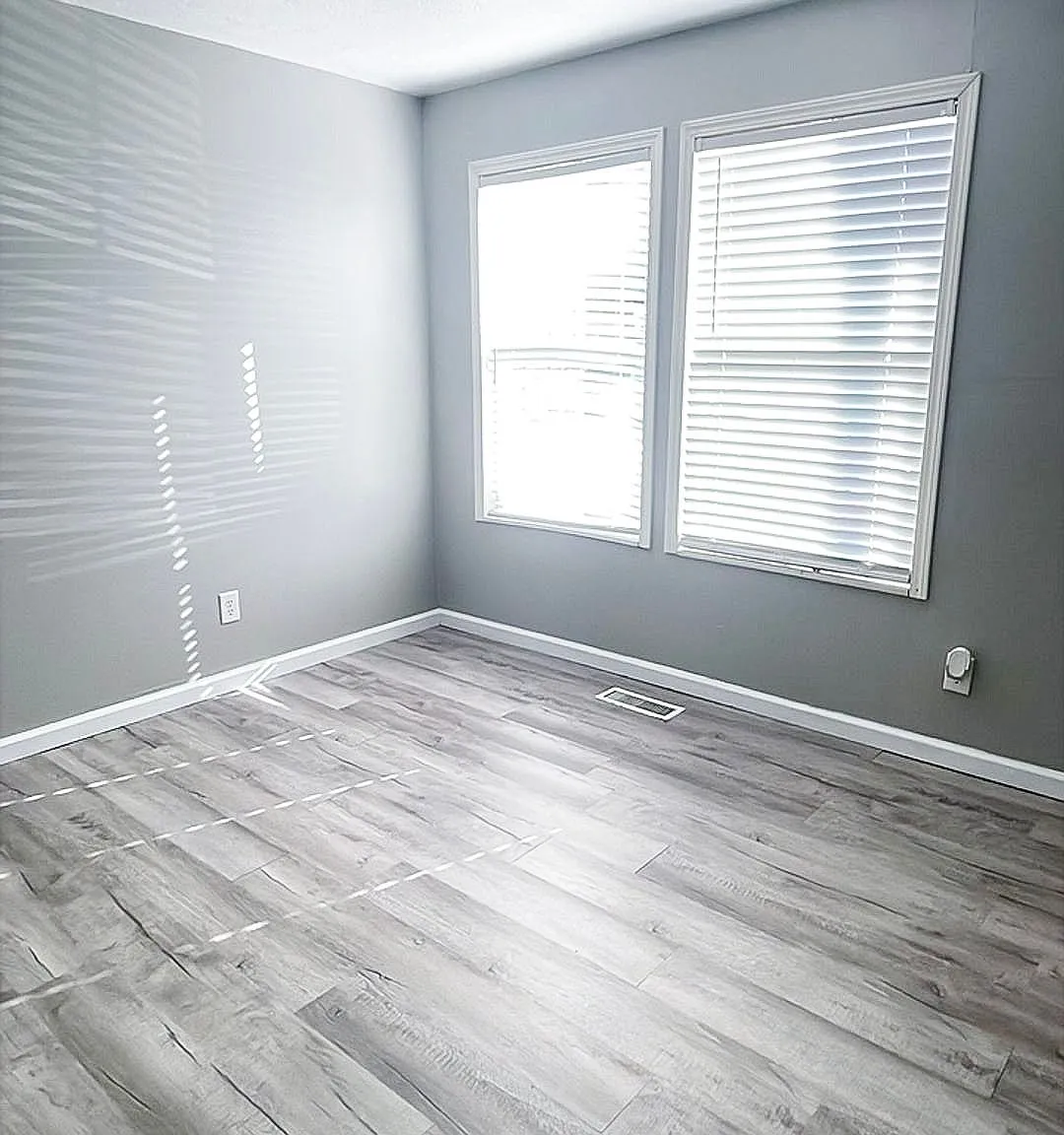 Clinic Court Apartments — Photo 2