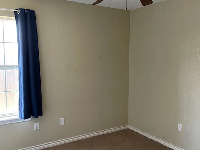 1118 Seamans Way — Photo 3