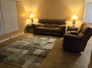 1121 Wickford Dr, Springfield, IL 62704