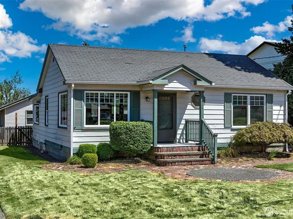 16024 10th Avenue SW, Burien, WA 98166