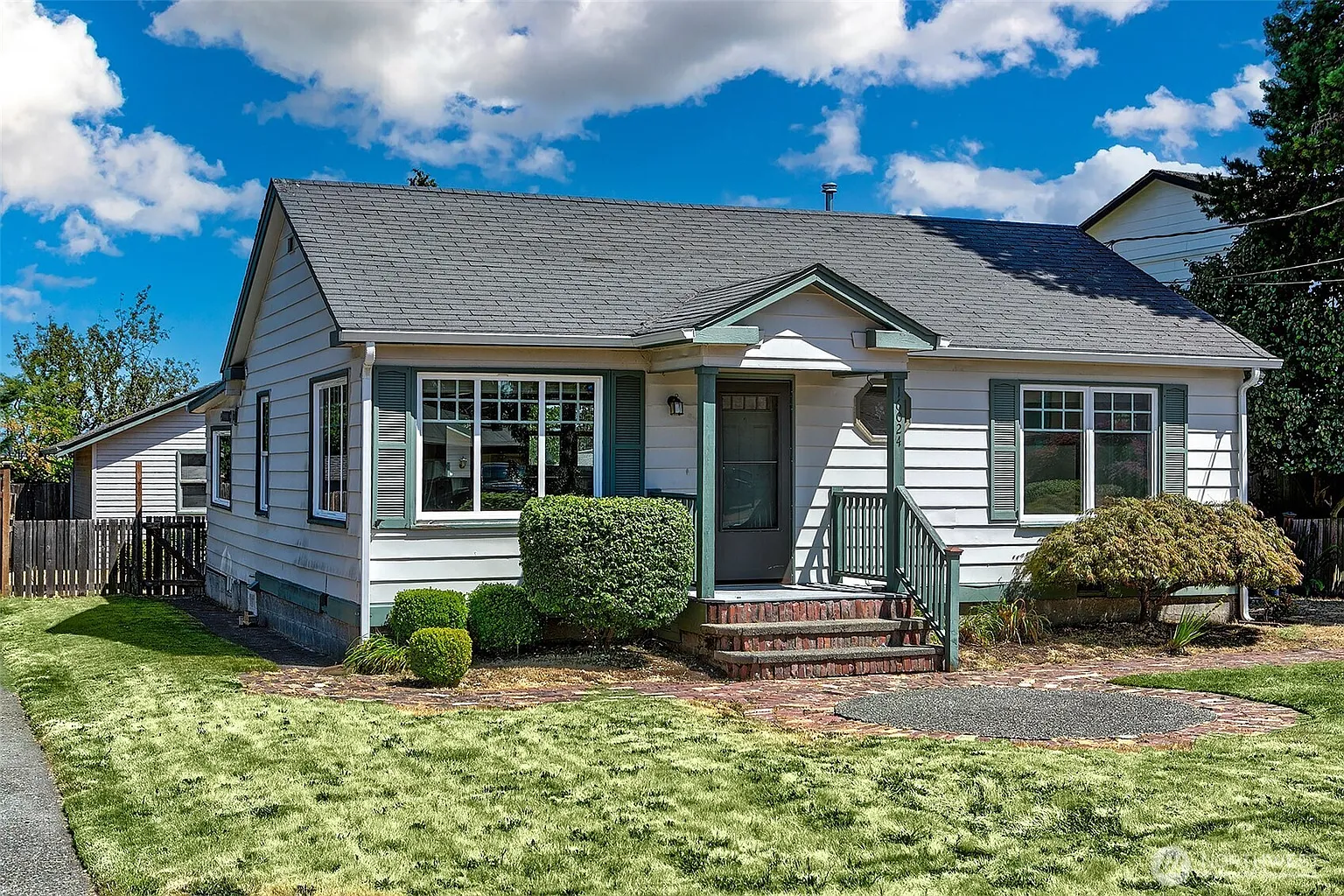 16024 10th Avenue SW photo 1