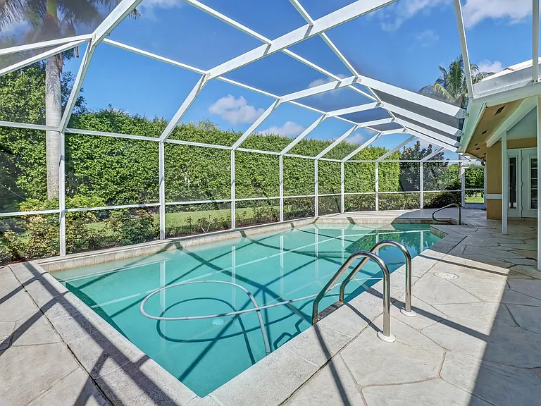 550 Forest Hills Blvd — Photo 41