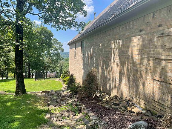 3rd image of 123 Ashlei Ln