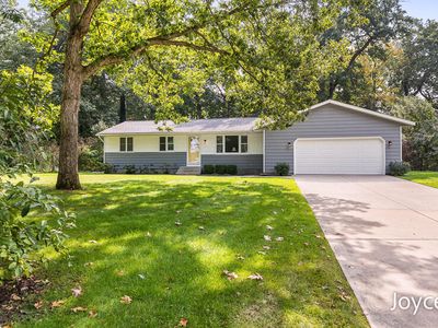 15858 Lake Ave, Grand Haven, MI, 49417