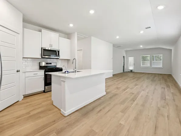 11436 Dark Amethyst Dr, Houston, TX 77048