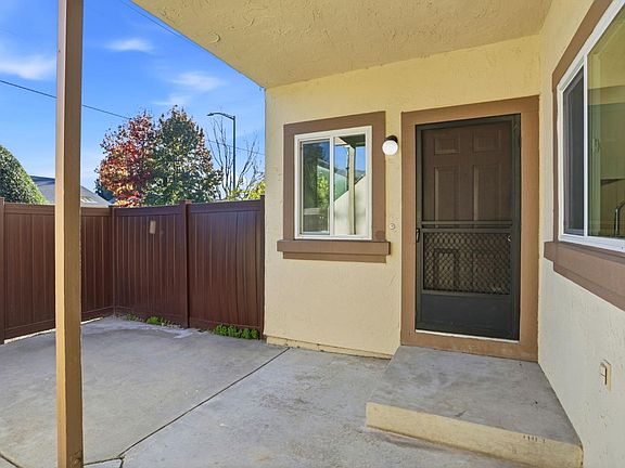 5th image of 152 Hackamore Ln