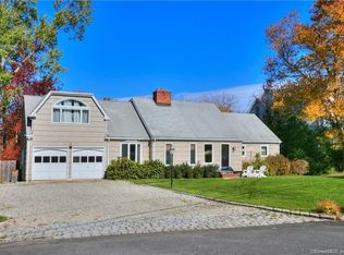 8 Pond Edge Rd, Westport, CT 06880