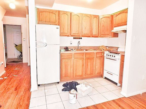 2nd image of 3718 20th Ave #1