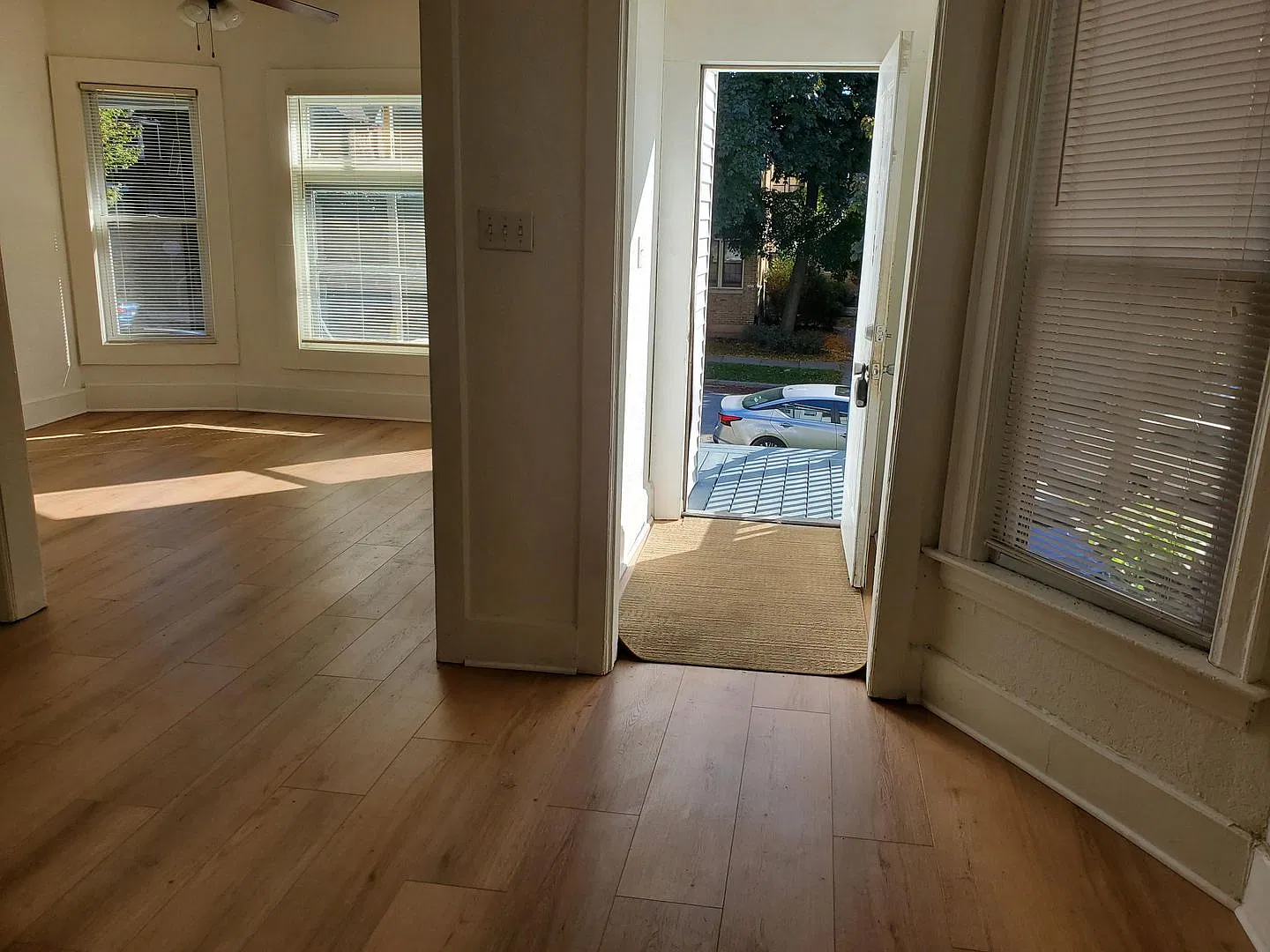 Eastside - Lower 3 Bedroom Apartment — Photo 2