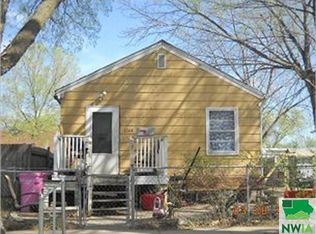 2244 Roosevelt St, Sioux City, IA 51109