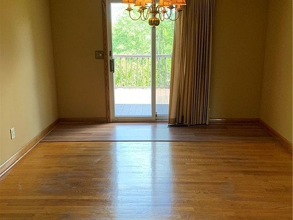 5th image of 85 Mansion Blvd