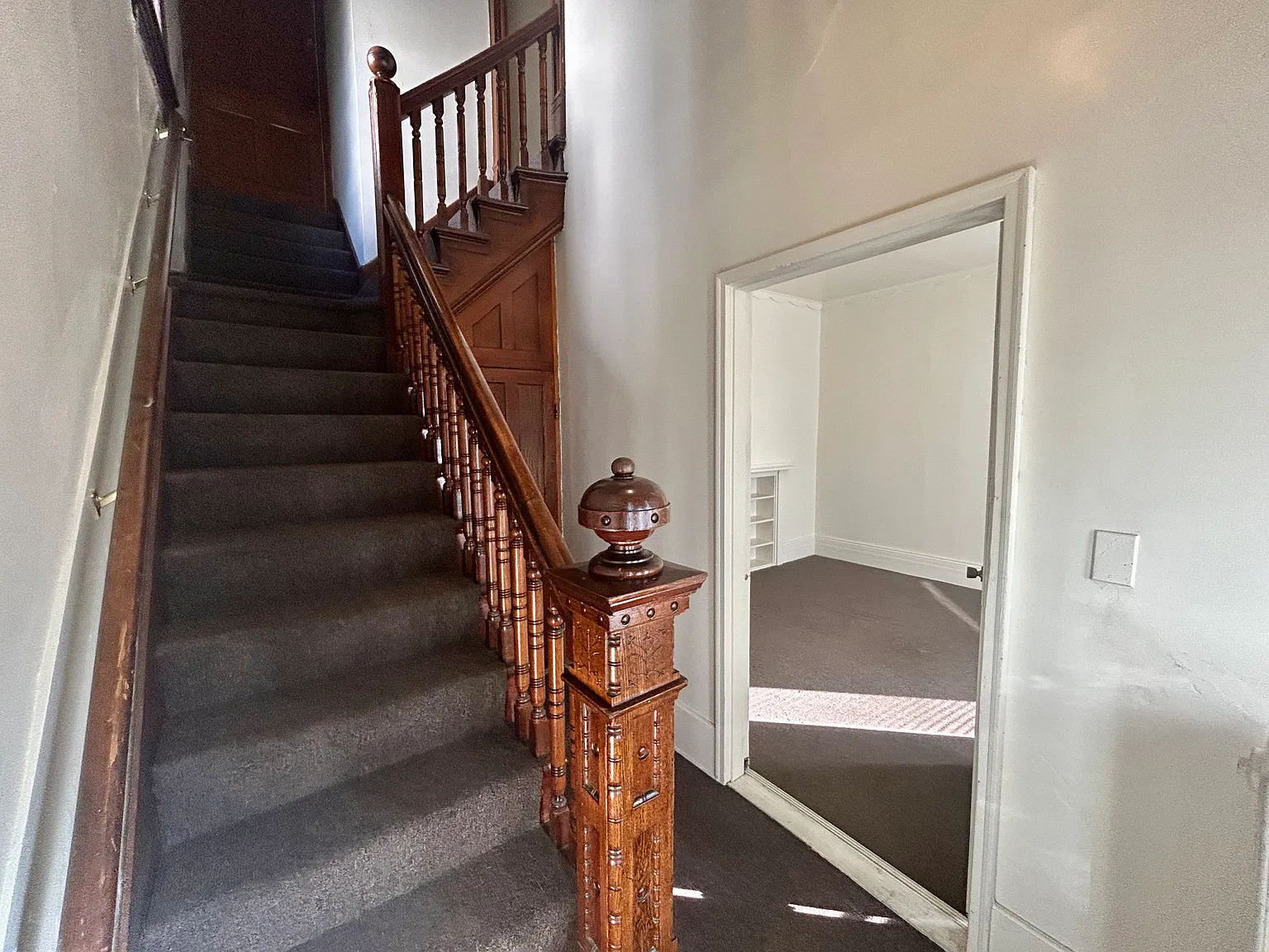 130 W 25th St — Photo 1