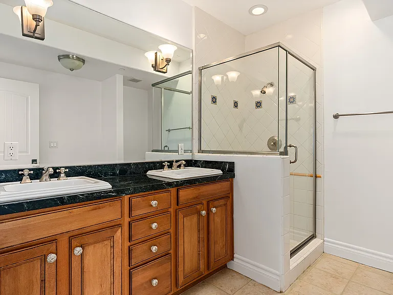 5753 White Oak Ave #12 — Photo 12