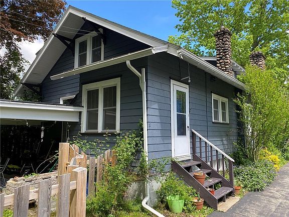 5th image of 352 Meadow St