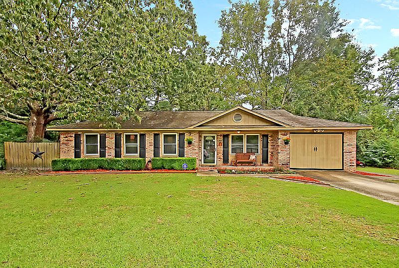 1st image of 102 Eliza Ln