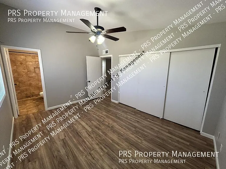 2207 W Monroe St — Photo 34