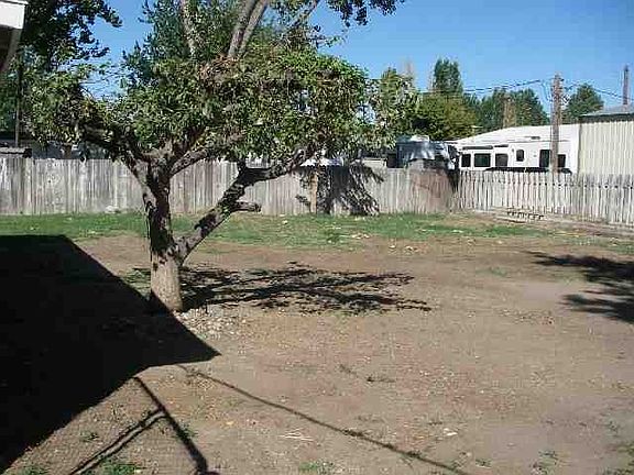 4th image of 642 S 38th Ave