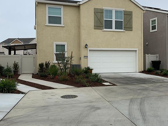 2 Car Garage/ Driveway