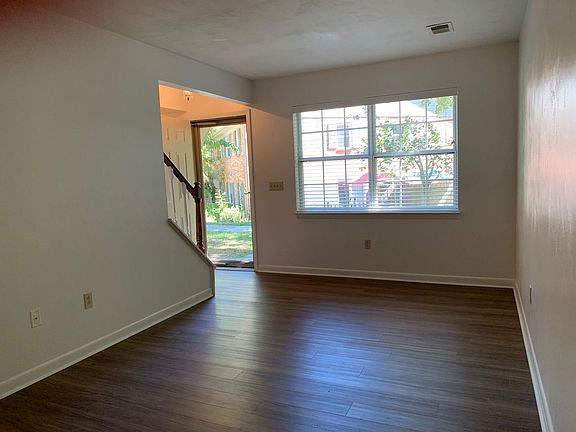 3rd image of 418 Marlington St