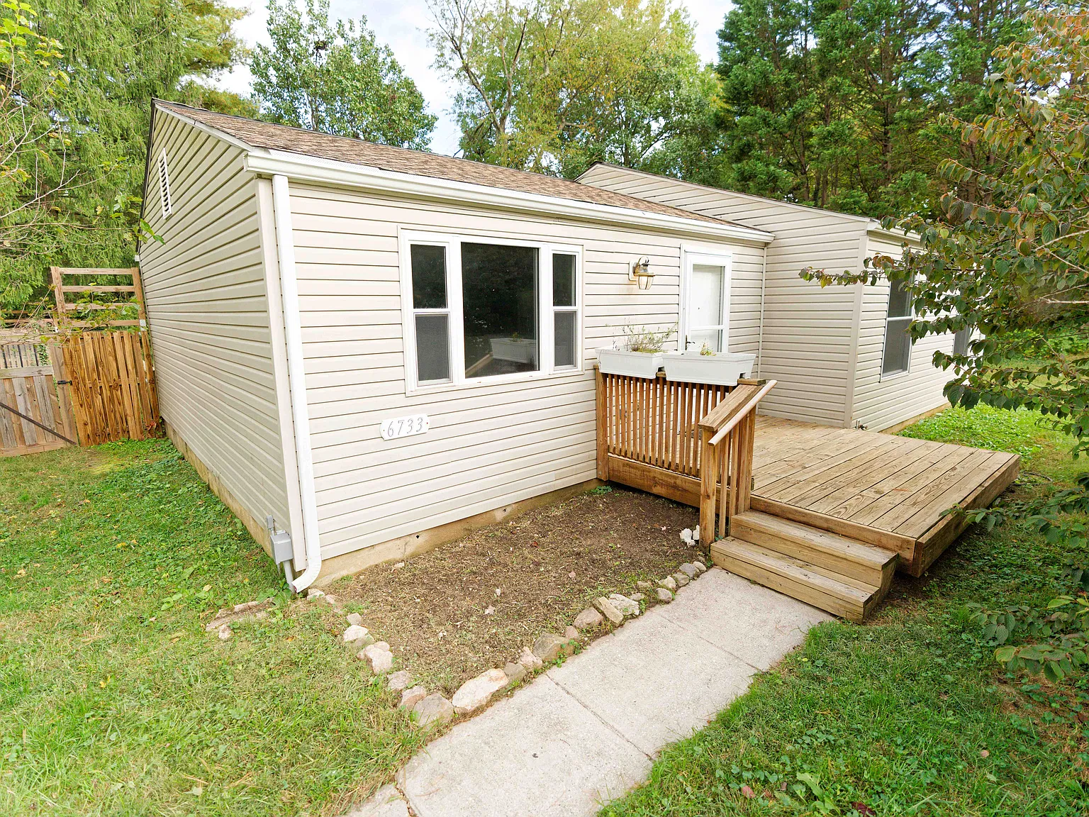3 bed, 1040 sqft, $3,000 — Photo 3