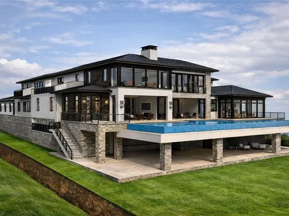 1900 Gulf Shore BLVD S, NAPLES, FL 34102