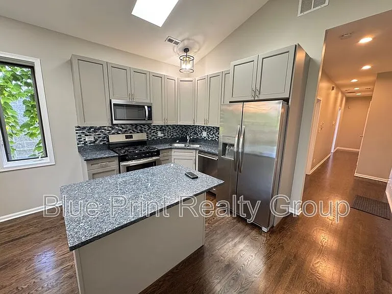 6332 Inglside Ingleside #3 — Photo 4