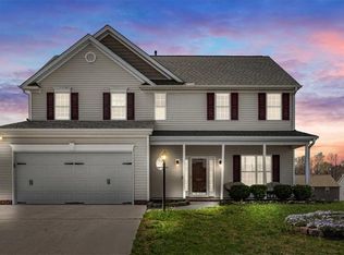 1869 Planters Walk Dr, Thomasville, NC 27360