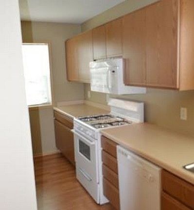 2nd image of 2905 Commercial Ave #13659354