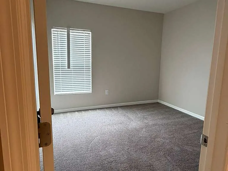 564 Meadow Bend Dr — Photo 12