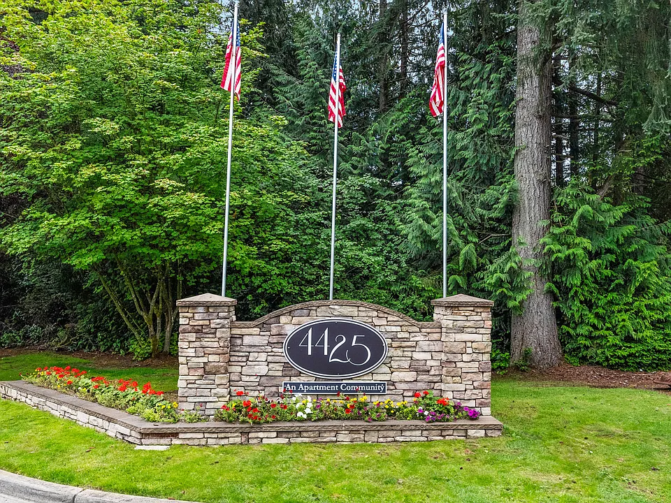 4425 Apartments