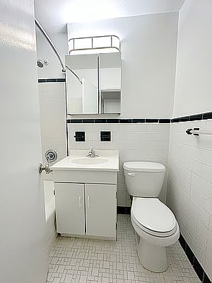 5th image of 327 E 54th St APT 1A
