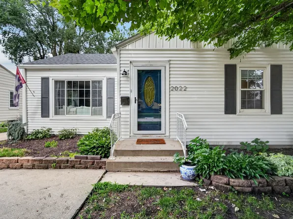 2022 56th St, Des Moines, IA 50310