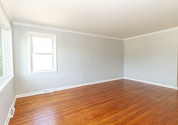 3rd image of 323 51st Ave