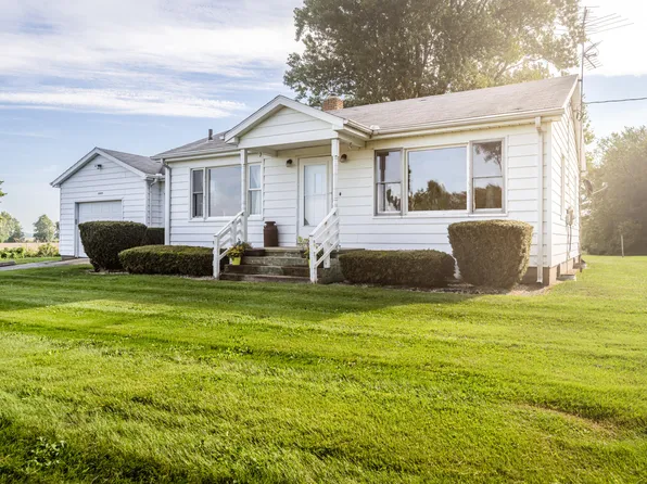 12499 Cleveland Ave, Buchanan, MI 49107